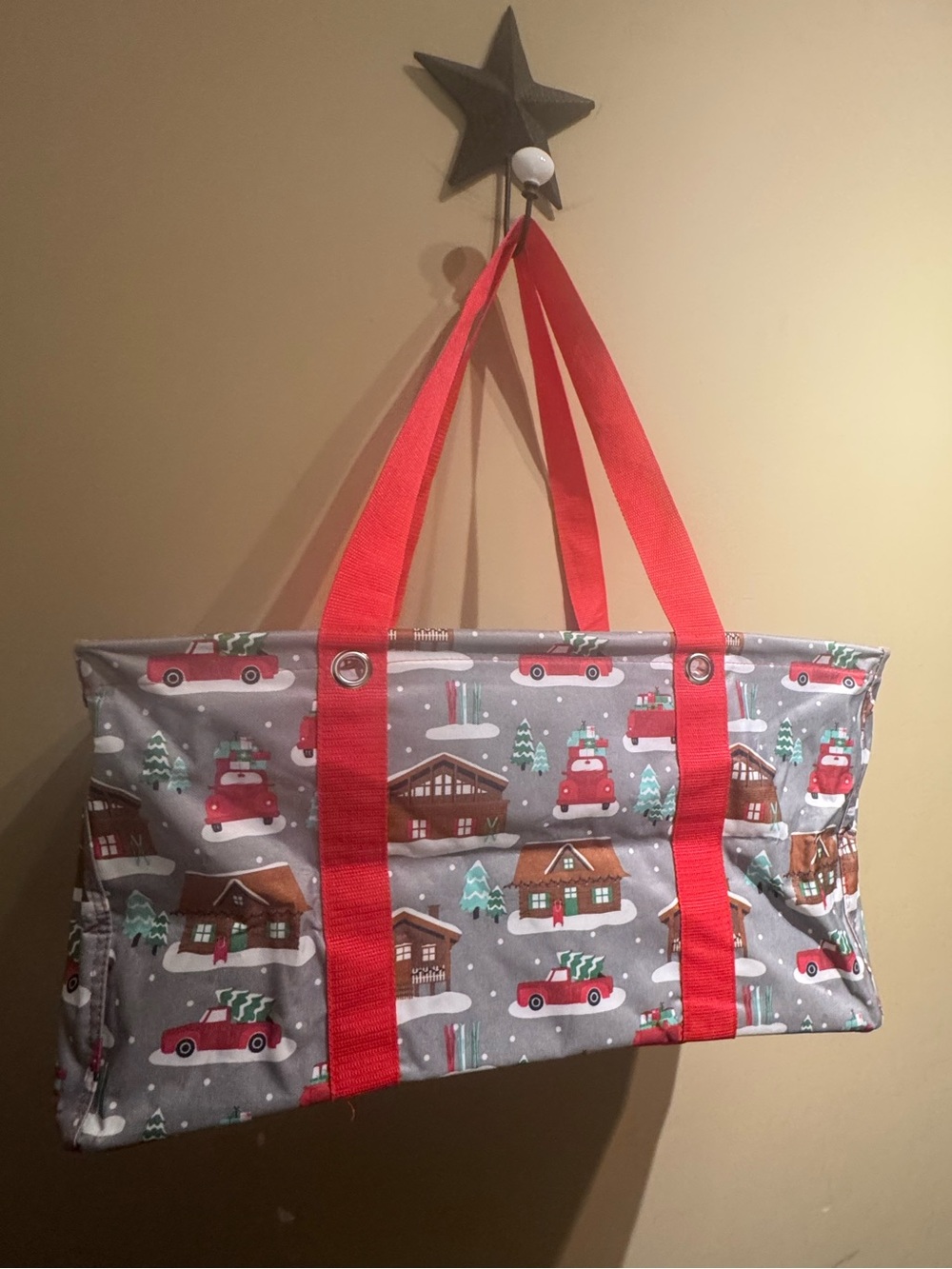 Thirty-One Large Utility Tote Snowy Ski Lodge Holiday Bag GUC
